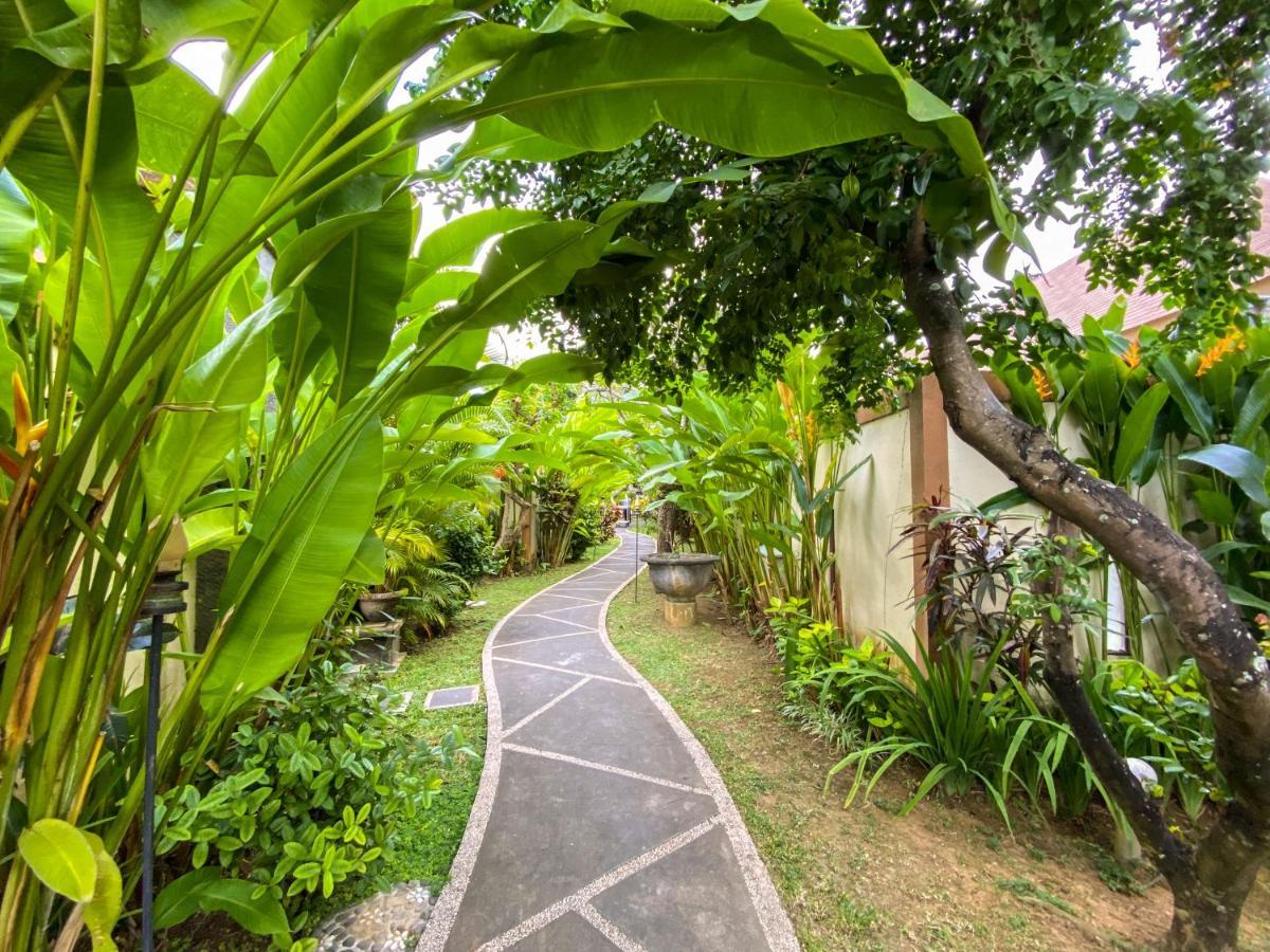 Desamuda Village Seminyak  Exterior photo